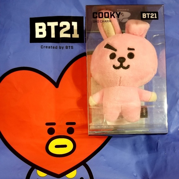 BT21 Line Friends New York Accessories - LINE FRIENDS OFFICIAL Plush Bag Charm Cooky BT21